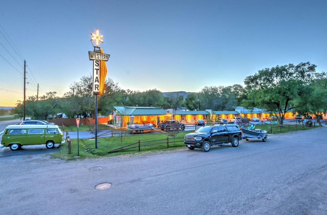Western Star Inn Райфл Экстерьер фото